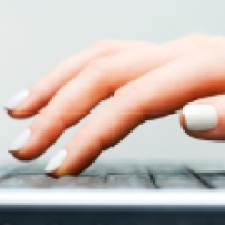 ordinateur-femme-clavier